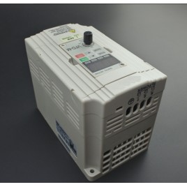 VARIADOR DE FRECUENCIA VFD015M21A 2HP 220VAC  1.5KW SALIDA TRIFASICA