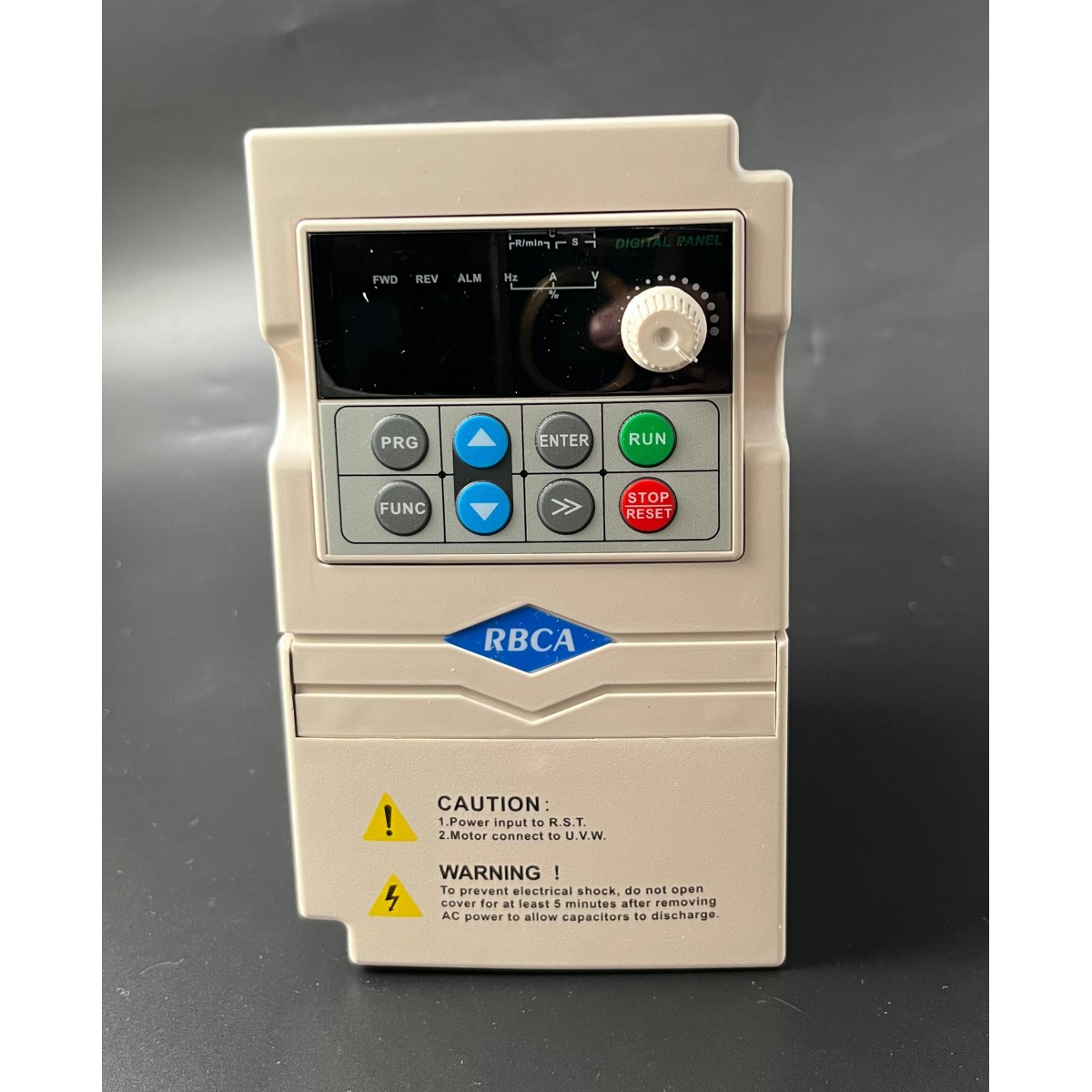VARIADOR DE FRECUENCIA RBCA 2HP 1.5KW INPUT:1PH 220V OUTPUT:3PH 220V